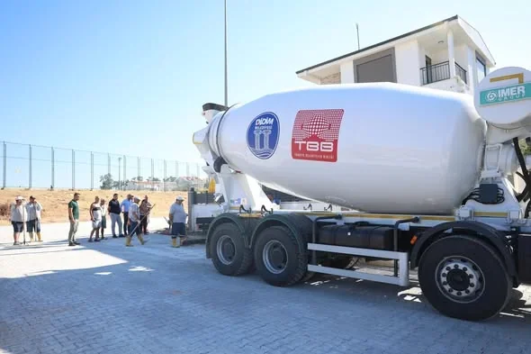 Didim Akbük'te doğa dostu kaldırım çağrısı ve Hatice Hanım'a açık mektup.