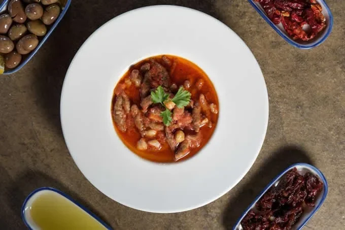 Kapıkırı Bafa Gölü kenarındaki Michelin yıldızlı Agora Restaurant ve Akbük bölgesi.