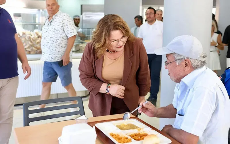 Didim Akbük Kent Lokantası ucuz yemek menüsü ve uygun fiyatlı 4 çeşit yemek servisi.
