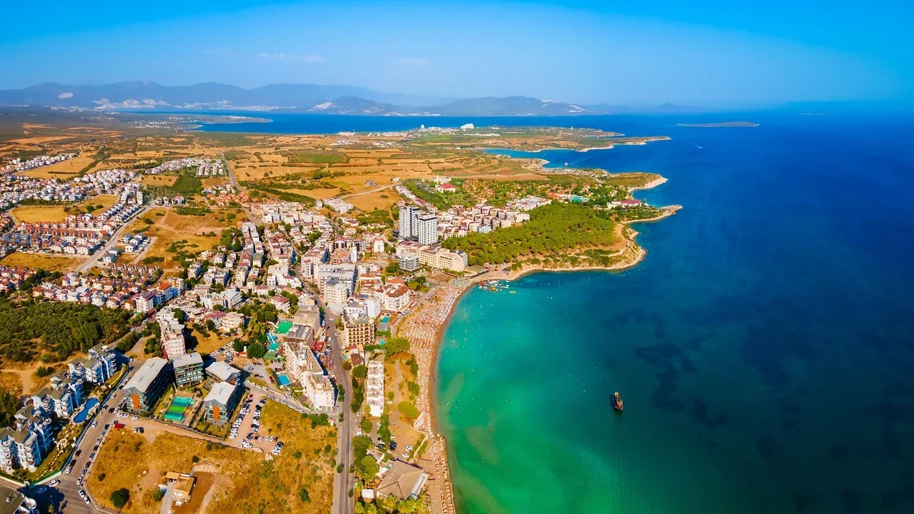 Didim Altınkum Yazarlar Festivali kapsamında düzenlenen edebiyat etkinliği