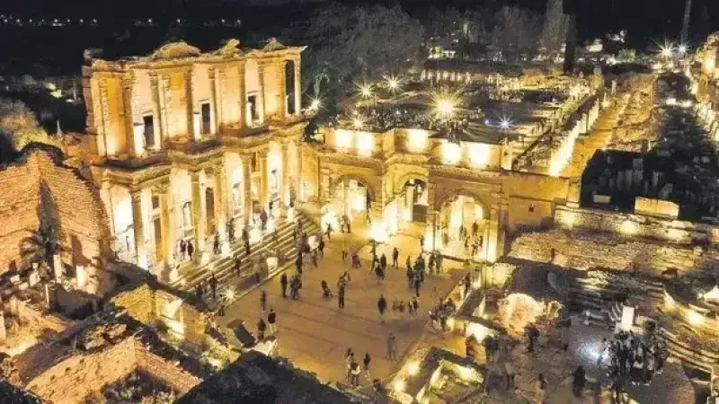Didim Apollon Tapınağı gece ışıklandırması ve Jonathan'ın gözünden gece müzesi ziyareti.