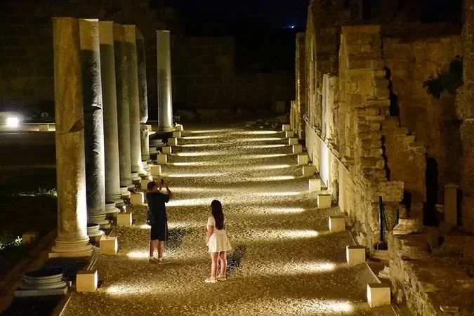 Didim Apollon Tapınağı gece müzesi ışıklandırması, Akbük sakini Jonathan