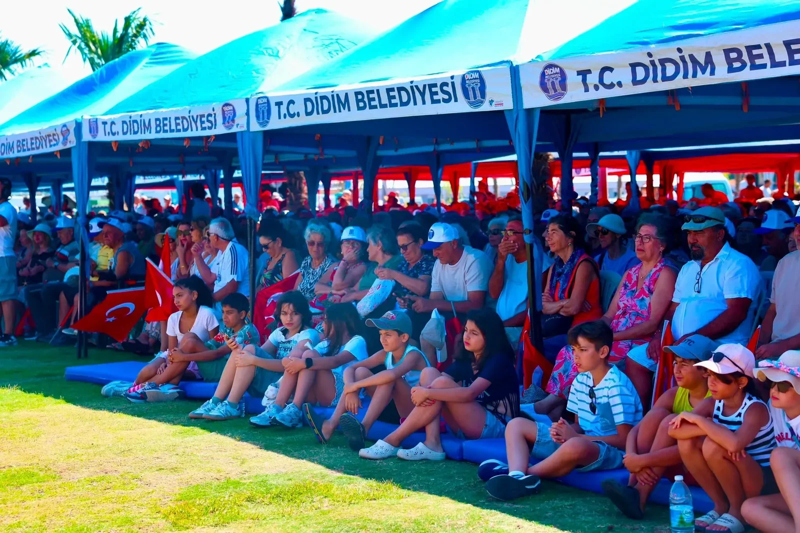 Didim Mavişehir Pazarı esnaf protestosu ve Belediye Başkanı Hatice Gençay