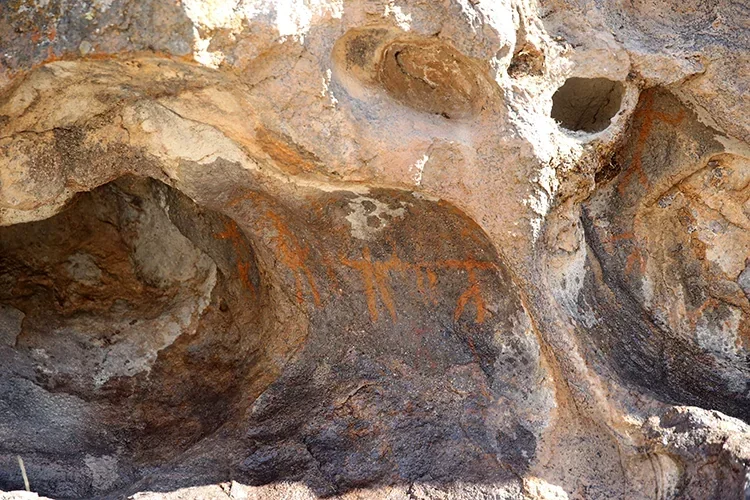 Akbük yakınlarındaki tarihi Latmos Beşparmak Dağları antik mirası ve doğal yapısı