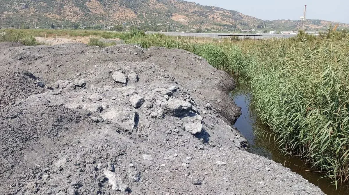 Aydın ve Muğla sınırındaki Latmos Beşparmak Dağları kül depolama alanı tehdidi altında.