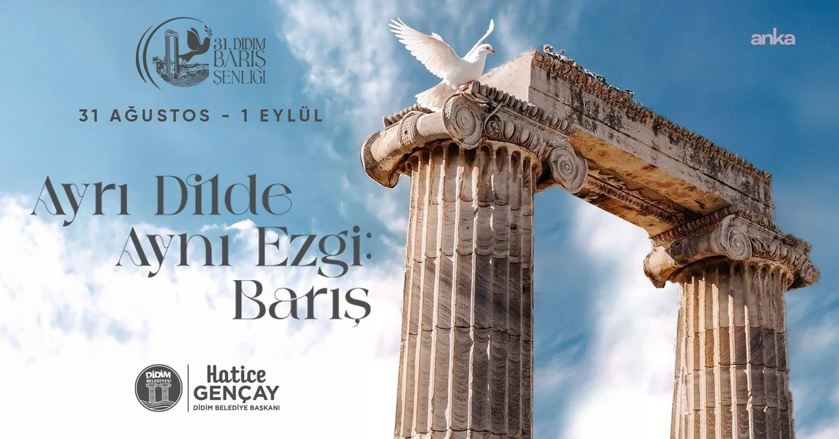 Didim Barış Festivali kapsamında Didim Amfitiyatro'da düzenlenen birlik etkinliği.